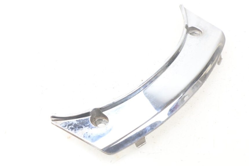 photo de Złącze górnej tylnej owiewki PEUGEOT SATELIS 125 (2006 - 2009) - Inny kąt widzenia