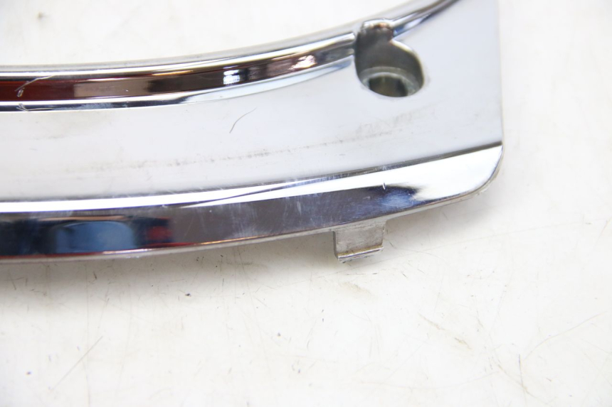 photo de Złącze górnej tylnej owiewki PEUGEOT SATELIS 125 (2006 - 2009) - Zoom stanu zużycia