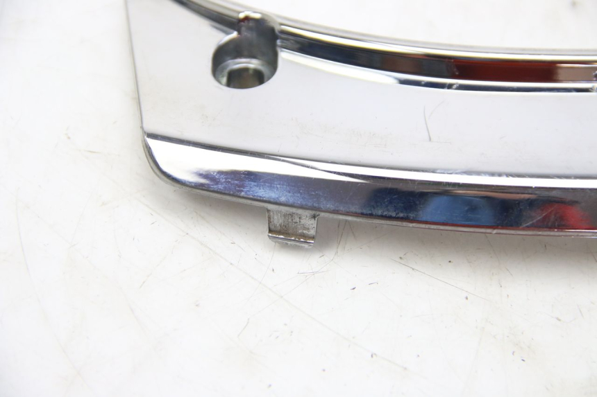 photo de Złącze górnej tylnej owiewki PEUGEOT SATELIS 125 (2006 - 2009) - Inny kąt widzenia