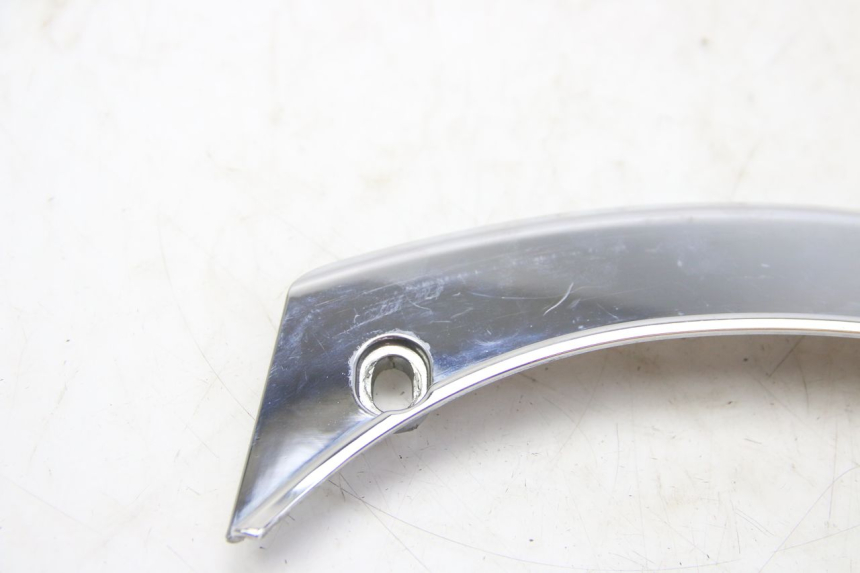 photo de Złącze górnej tylnej owiewki PEUGEOT SATELIS 125 (2006 - 2009) - Widok ogólny