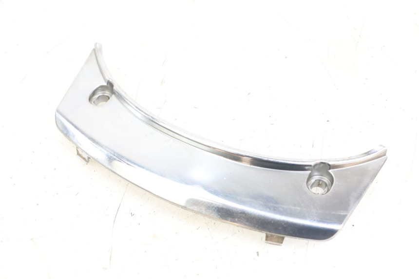 photo de Złącze górnej tylnej owiewki PEUGEOT SATELIS 125 (2006 - 2009) - Widok główny