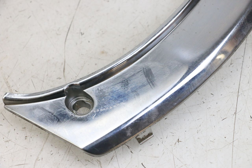 photo de Złącze górnej tylnej owiewki PEUGEOT SATELIS 125 (2006 - 2009) - Zoom stanu zużycia