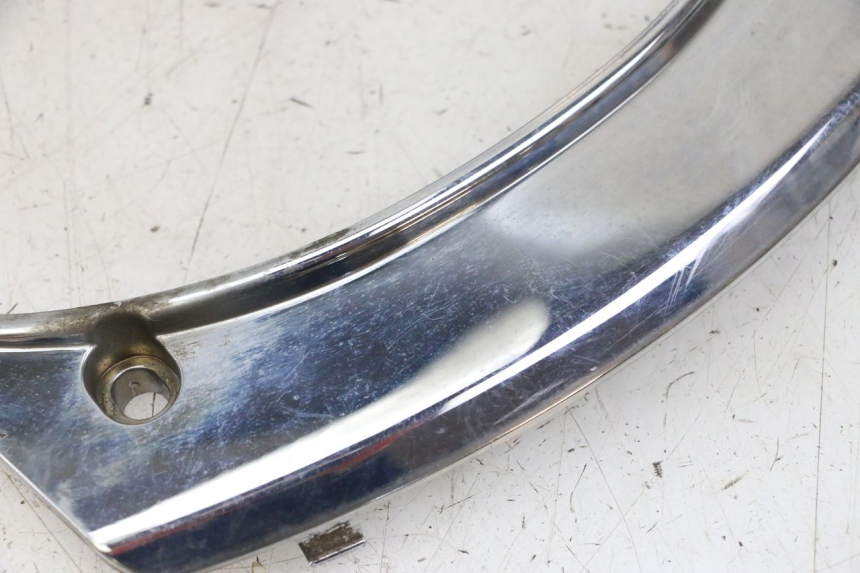 photo de Złącze górnej tylnej owiewki PEUGEOT SATELIS 125 (2013 - 2018) - Szczegół części