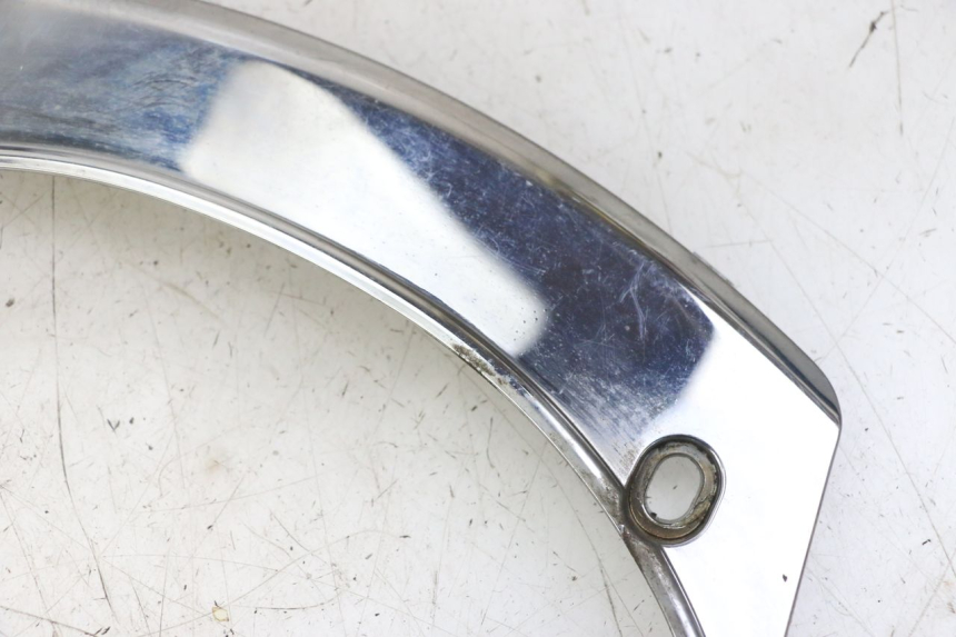 photo de Złącze górnej tylnej owiewki PEUGEOT SATELIS 125 (2013 - 2018) - Zoom stanu zużycia