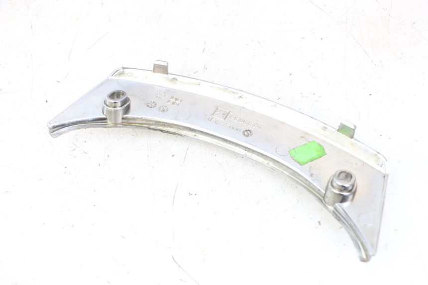 photo de Złącze górnej tylnej owiewki PEUGEOT SATELIS 125 (2013 - 2018) - Widok ogólny