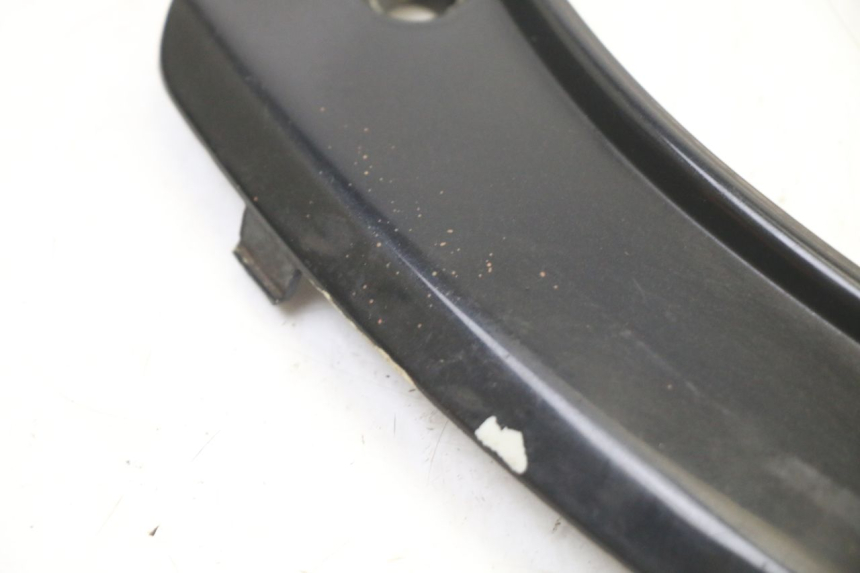 photo de Złącze górnej tylnej owiewki PEUGEOT SATELIS 125 (2013 - 2018) - Zoom stanu zużycia