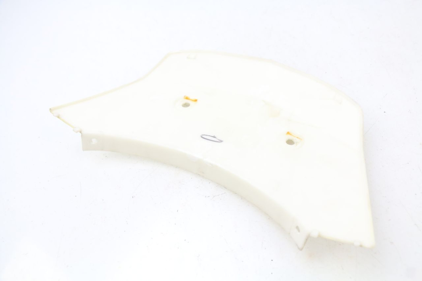 photo de Złącze górnej tylnej owiewki RAZZO STEED 125 (2012 - 2018) - Zbliżenie techniczne