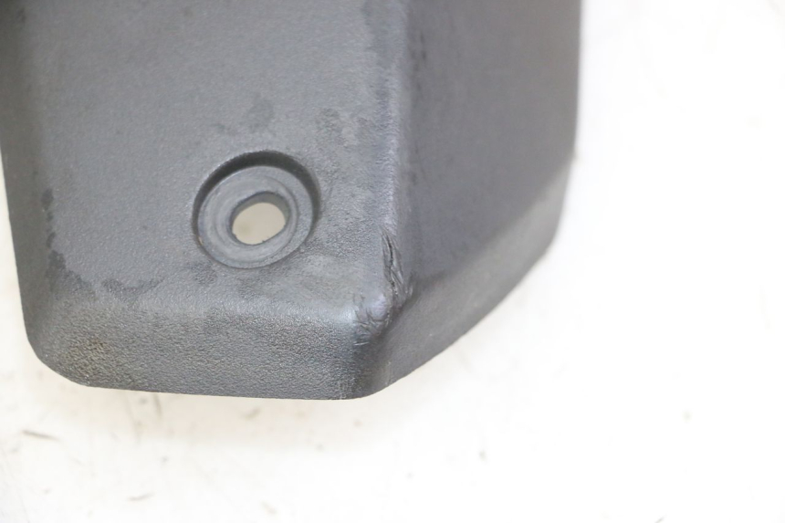 photo de Złącze górnej tylnej owiewki PEUGEOT STREETZONE I 2T 50 (2018 - 2020) - Inny kąt widzenia