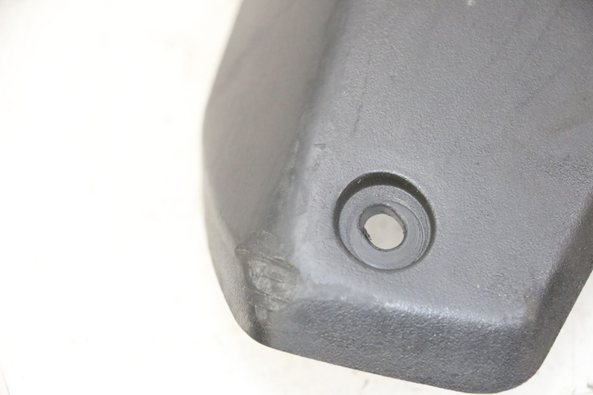 photo de Złącze górnej tylnej owiewki PEUGEOT STREETZONE I 2T 50 (2018 - 2020) - Zbliżenie techniczne