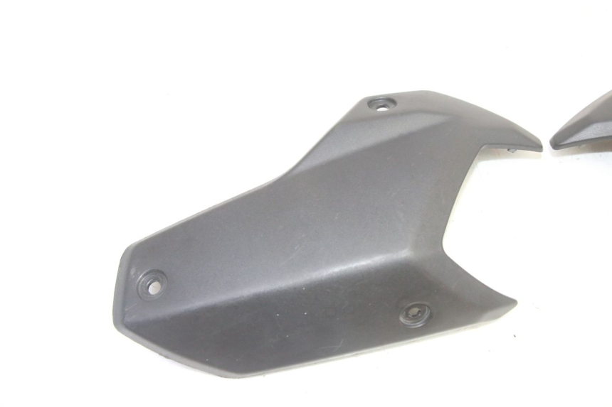 photo de Złącze górnej tylnej owiewki PEUGEOT STREETZONE I 2T 50 (2018 - 2020) - Szczegół części