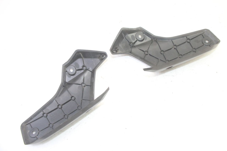 photo de Złącze górnej tylnej owiewki PEUGEOT STREETZONE I 2T 50 (2018 - 2020) - Widok ogólny