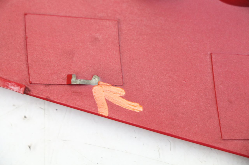 photo de Złącze górnej tylnej owiewki KYMCO SUPER 8 4T 50 (2021 - 2024) - Widok ogólny