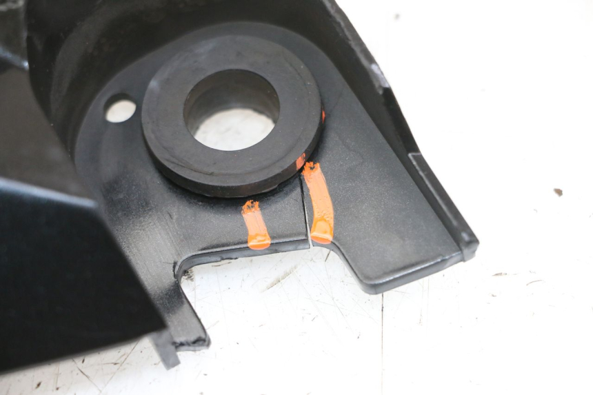 photo de Złącze górnej tylnej owiewki SUZUKI SV S 650 (1999 - 2002) - Widok ogólny