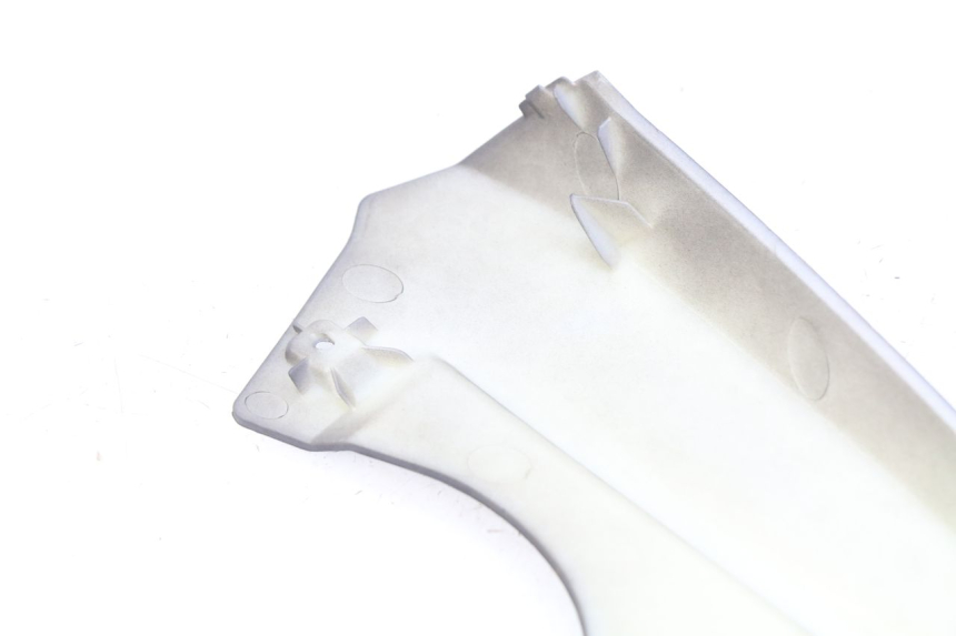 photo de Złącze górnej tylnej owiewki APRILIA SXR 50 (2021 - 2023) - Szczegół części