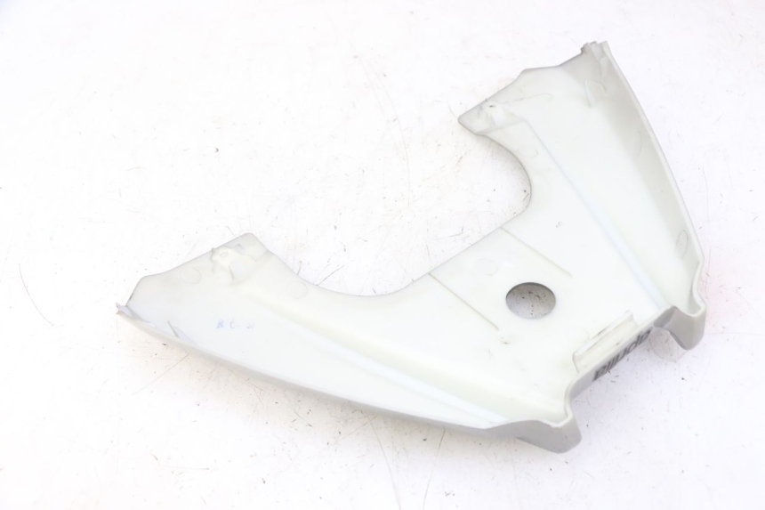 photo de Złącze górnej tylnej owiewki APRILIA SXR 50 (2021 - 2023) - Zoom stanu zużycia