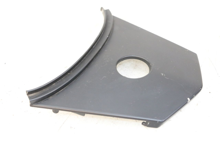 photo de Złącze górnej tylnej owiewki SYM JET 14 4T 50 (2018 - 2022) - Zbliżenie techniczne