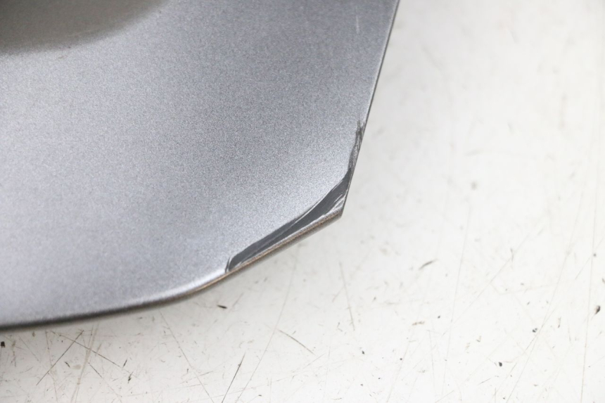 photo de Złącze górnej tylnej owiewki YAMAHA TRICITY 300 (2020 - 2024) - Zbliżenie techniczne