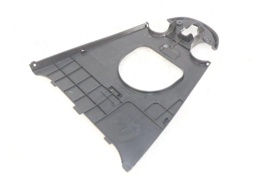 photo de Złącze górnej tylnej owiewki HONDA VISION NSC R 50 (2013 - 2015) - Zoom stanu zużycia