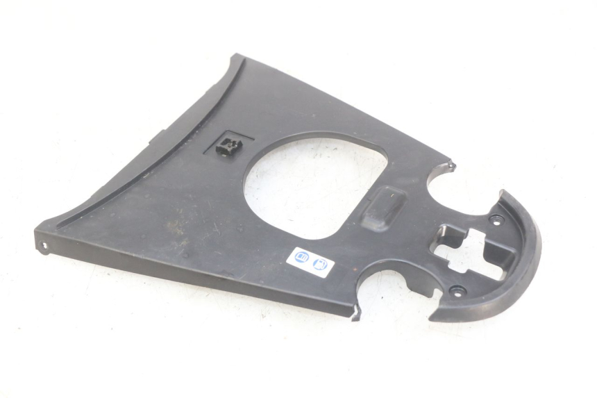 photo de Złącze górnej tylnej owiewki HONDA VISION NSC R 50 (2013 - 2015) - Zbliżenie techniczne