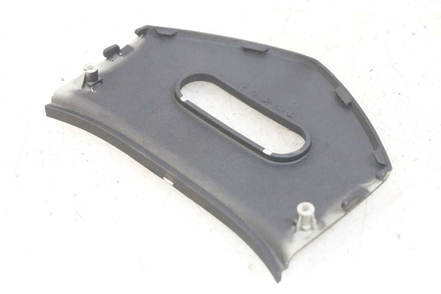 photo de Złącze górnej tylnej owiewki KYMCO X-CITING XCITING 400 (2014 - 2018) - Zoom stanu zużycia