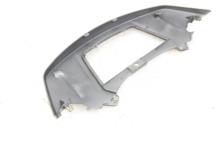 photo de Złącze górnej tylnej owiewki PIAGGIO X10 125 (2012 - 2017) - Inny kąt widzenia