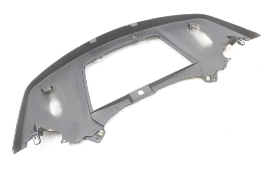 photo de Złącze górnej tylnej owiewki PIAGGIO X10 125 (2012 - 2017) - Szczegóły charakterystyczne