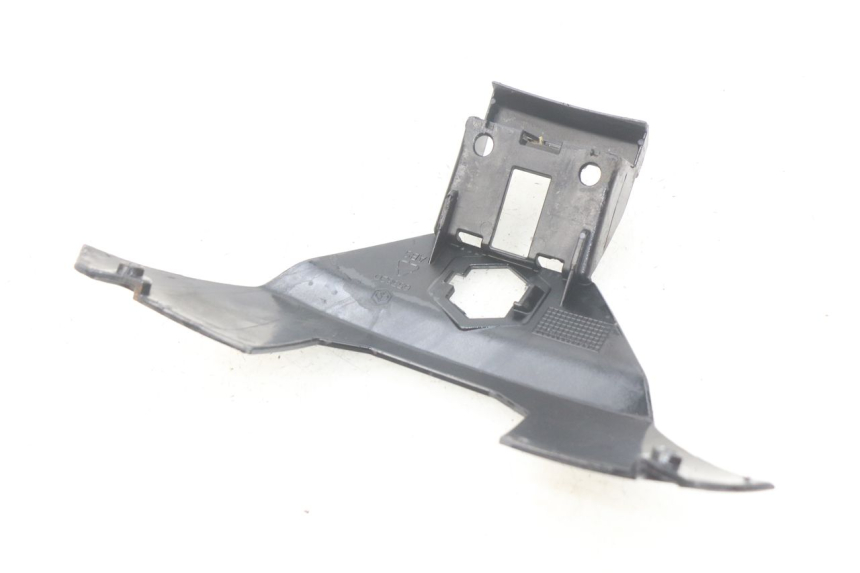 photo de Złącze górnej tylnej owiewki PIAGGIO X7 125 (2007 - 2013) - Zoom stanu zużycia