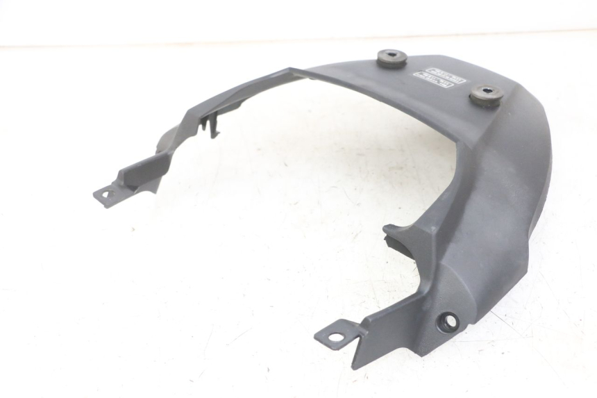 photo de Złącze górnej tylnej owiewki HONDA XLV VARADERO 125 (2000 - 2006) - Inny kąt widzenia