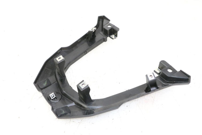 photo de Złącze górnej tylnej owiewki YAMAHA TRACER 7 700 (2020 - 2024) - Zoom stanu zużycia