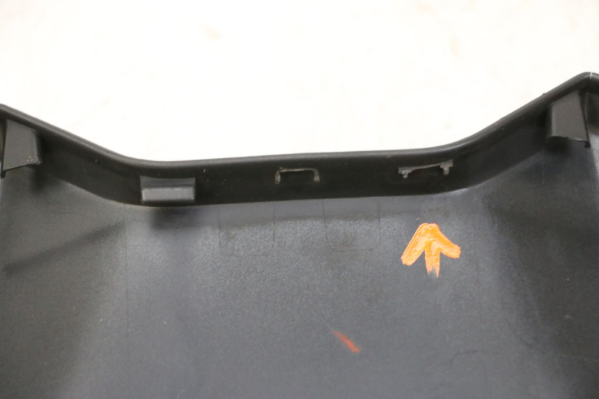 photo de Złącze górnej tylnej owiewki YAMAHA YP T-MAX TMAX 530 (2017 - 2020) - Inny kąt widzenia