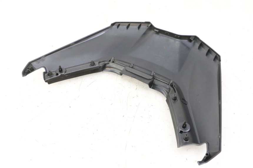 photo de Złącze górnej tylnej owiewki YAMAHA YP T-MAX TMAX 530 (2017 - 2020) - Zbliżenie techniczne