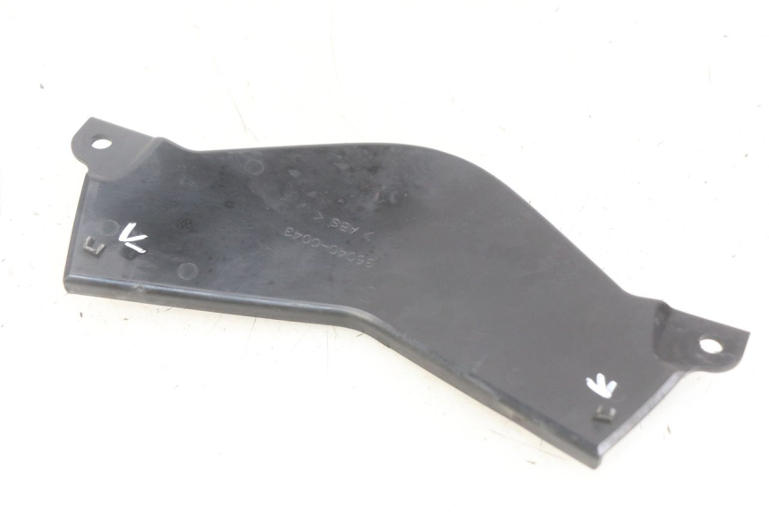 photo de Złącze górnej tylnej owiewki KAWASAKI Z 750 (2007 - 2013) - Widok główny