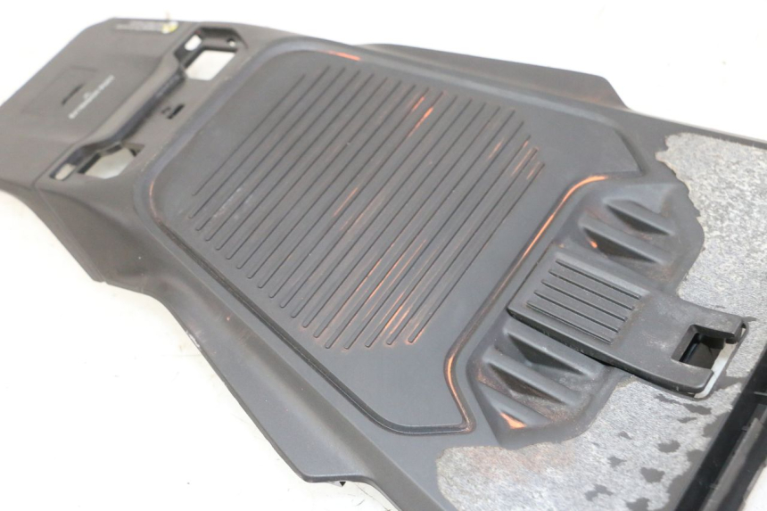 photo de Złącze górnej tylnej owiewki SEGWAY NINEBOT ZT3 PRO 1 - Zbliżenie techniczne