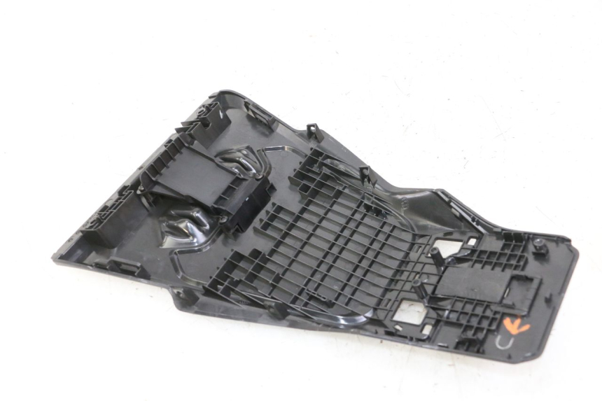 photo de Złącze górnej tylnej owiewki SEGWAY NINEBOT ZT3 PRO 1 - Widok ogólny