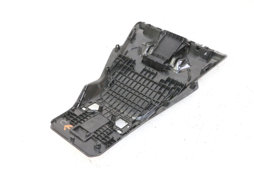 photo de Złącze górnej tylnej owiewki SEGWAY NINEBOT ZT3 PRO 1 - Punkty mocowania