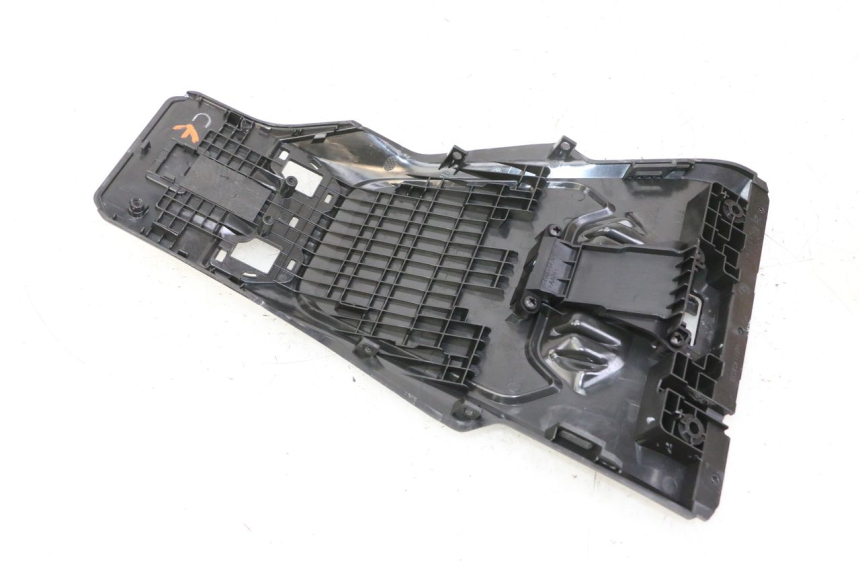 photo de Złącze górnej tylnej owiewki SEGWAY NINEBOT ZT3 PRO 1 - Stan powierzchni