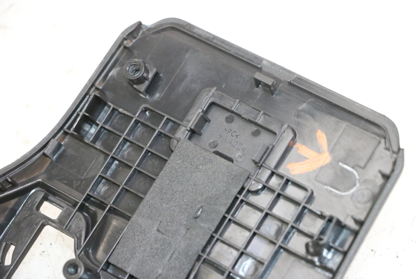 photo de Złącze górnej tylnej owiewki SEGWAY NINEBOT ZT3 PRO 1 - Oznaczenia i referencje