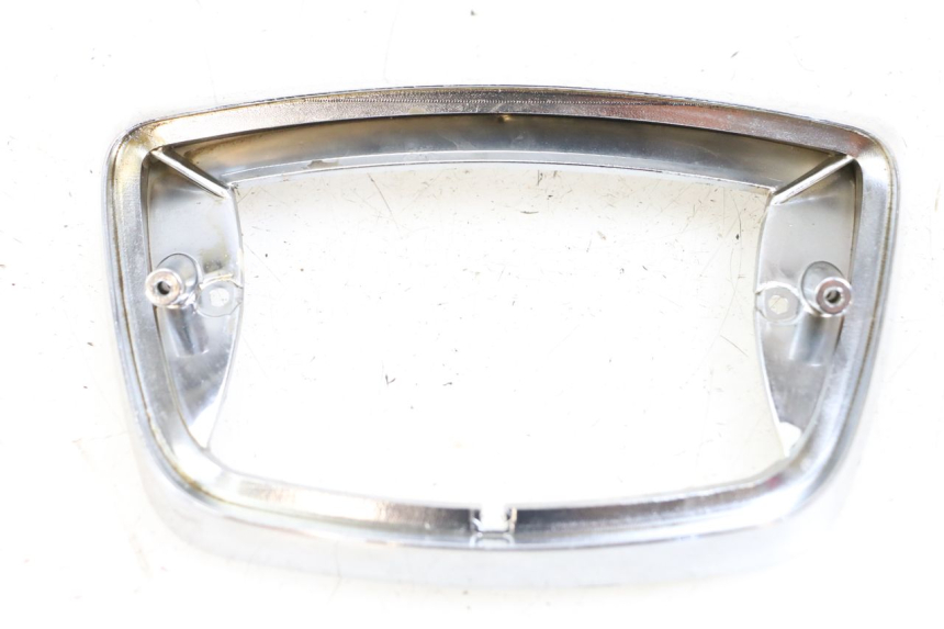 photo de Złącze tylnej owiewki PIAGGIO VESPA LX 125 (2005 - 2010) - Szczegół części