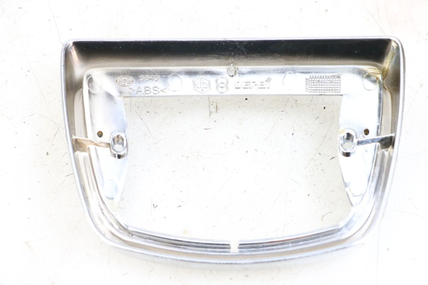 photo de Złącze tylnej owiewki PIAGGIO VESPA LX 125 (2005 - 2010) - Zoom stanu zużycia
