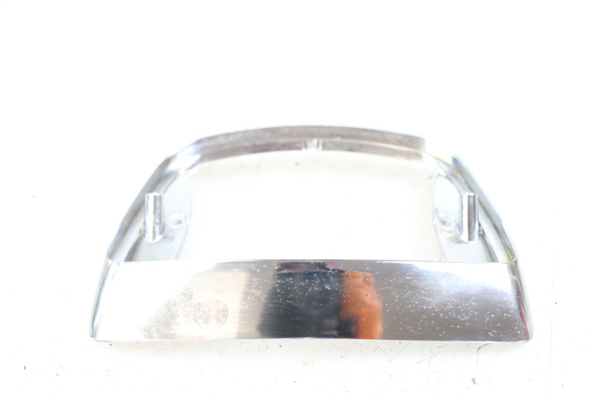 photo de Złącze tylnej owiewki PIAGGIO VESPA LX 125 (2005 - 2010) - Zbliżenie techniczne