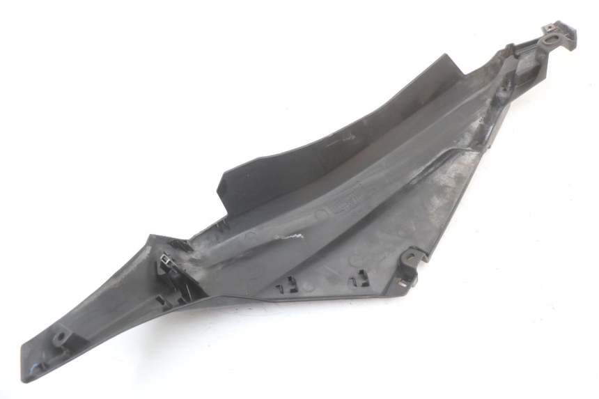 photo de Złącze tylnej owiewki YAMAHA XMAX X-MAX ABS 125 (2017 - 2020) - Widok ogólny