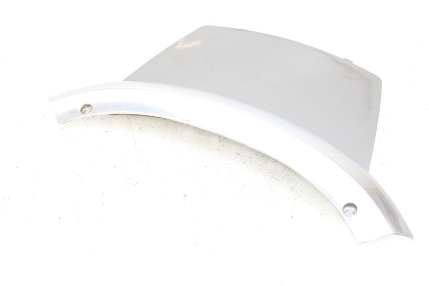 photo de ŁĄCZNIK OWIEWKI TYLNEJ PIAGGIO X10 125 (2012 - 2017) - Zbliżenie techniczne