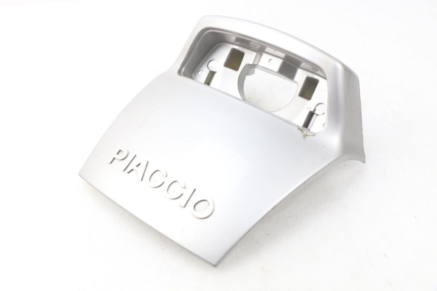 photo de Złącze tylnej owiewki PIAGGIO X9 125 (2000 - 2003) - Widok główny