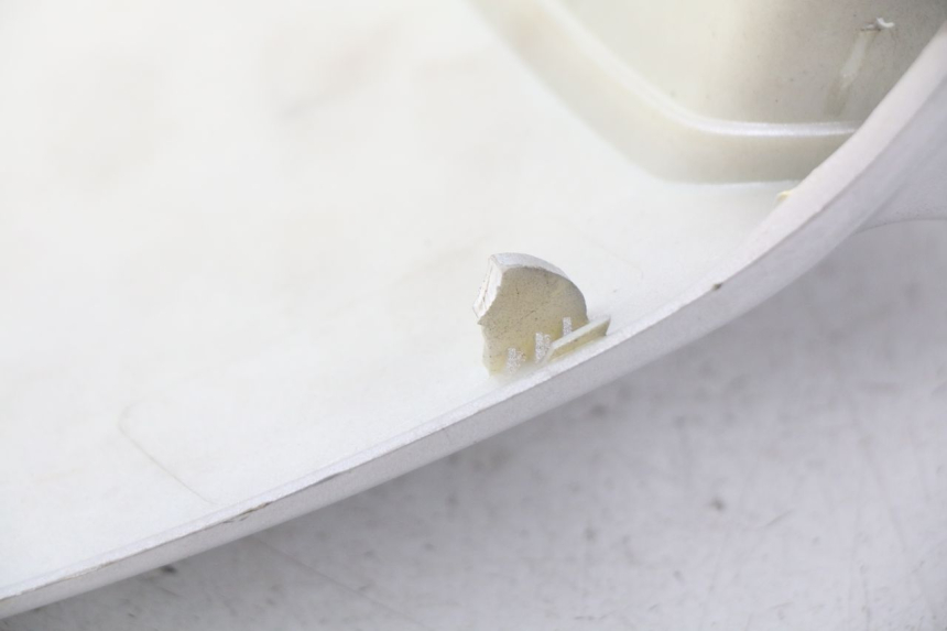 photo de Złącze tylnej owiewki PIAGGIO X9 125 (2000 - 2003) - Inny kąt widzenia