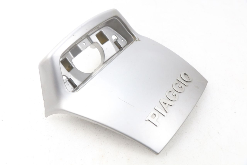 photo de Złącze tylnej owiewki PIAGGIO X9 125 (2000 - 2003) - Widok ogólny