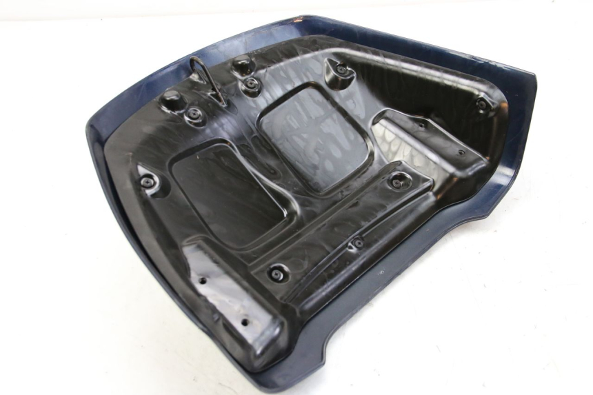 photo de Złącze tylnej owiewki PIAGGIO XEVO - X EVO 125 (2007 - 2017) - Zbliżenie techniczne