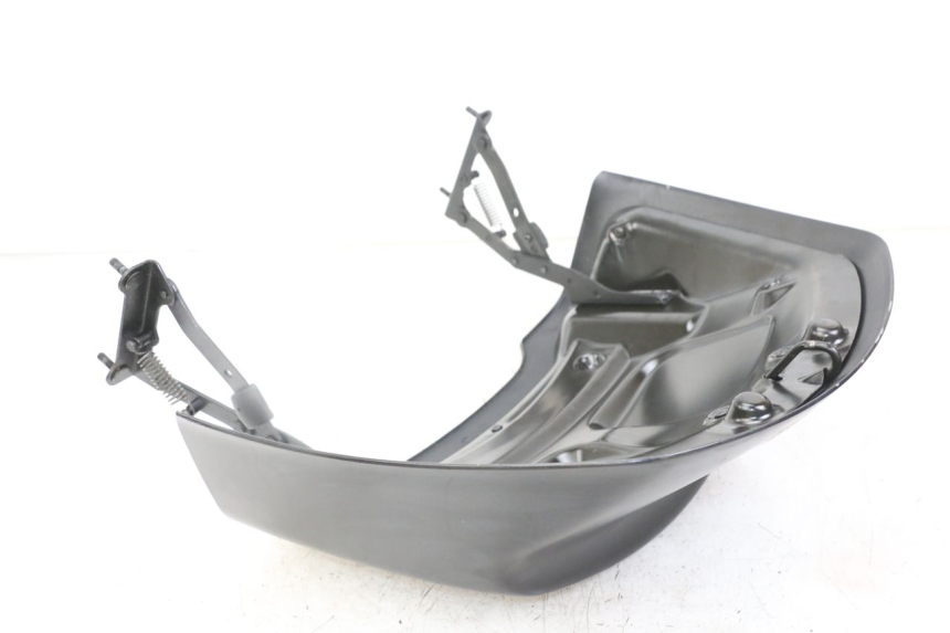 photo de Złącze tylnej owiewki PIAGGIO XEVO - X EVO 125 (2007 - 2017) - Inny kąt widzenia