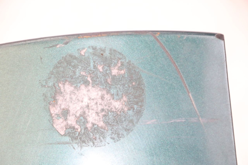 photo de Złącze tylnej owiewki YAMAHA XJN DIVERSION 600 (2000 - 2003) - Zoom stanu zużycia