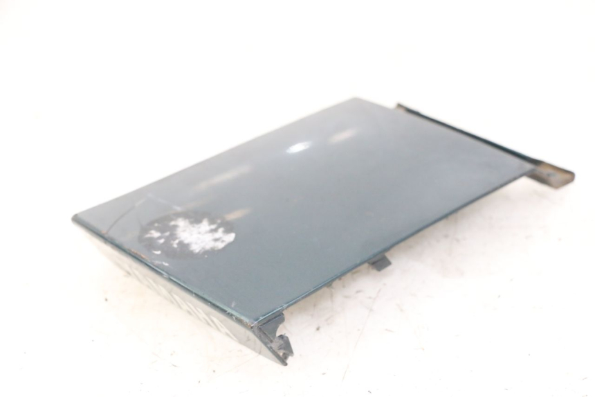 photo de Złącze tylnej owiewki YAMAHA XJN DIVERSION 600 (2000 - 2003) - Zbliżenie techniczne