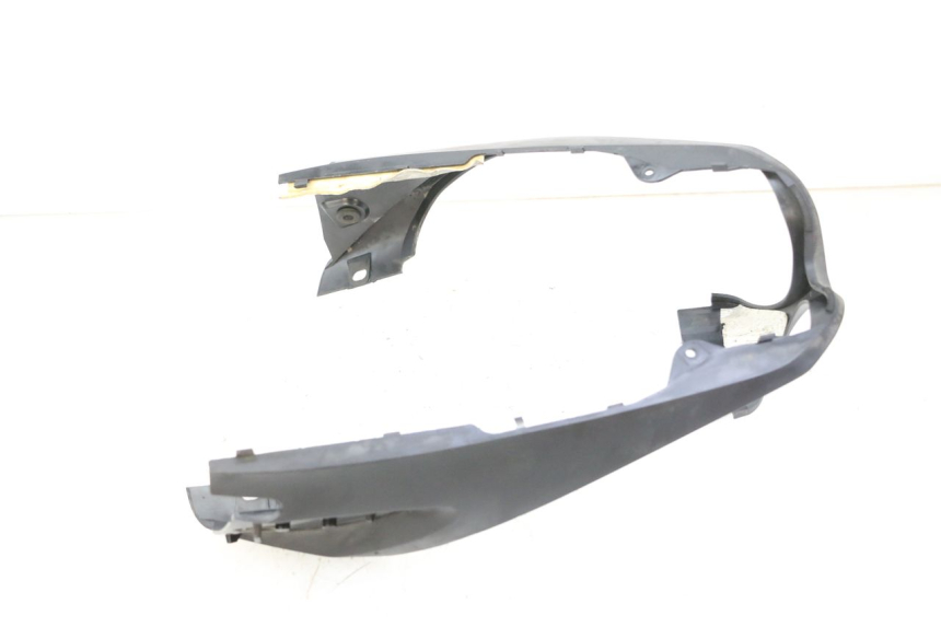 photo de Złącze tylnej owiewki YAMAHA FZ6 FAZER S2 600 (2007 - 2011) - Inny kąt widzenia